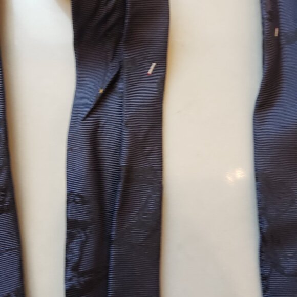 Giorgio Armani Tie with Blue Men Design, 100% Silk, Made in Italy - Picture 5 of 8